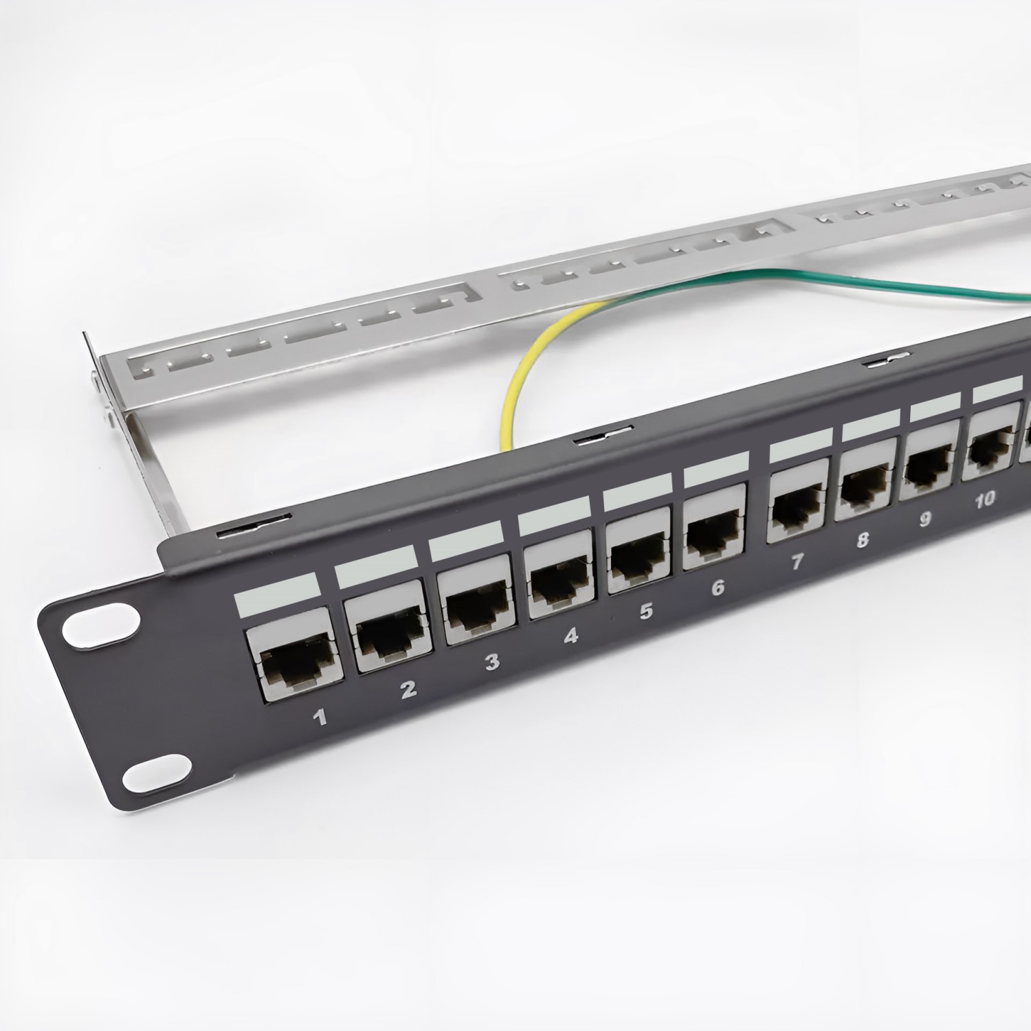 arli-Patchpanel-24-set-3